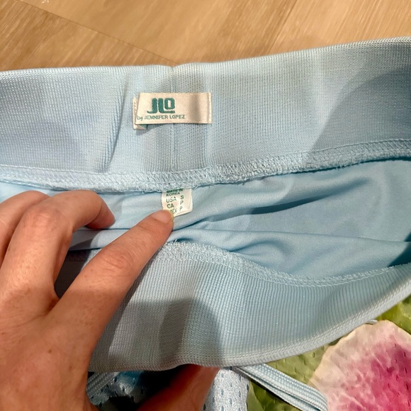 Jennifer Lopez Light Blue Skirt - Picture 4 of 4